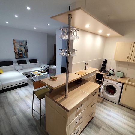 Cocon Zeitz Apartment Bagian luar foto